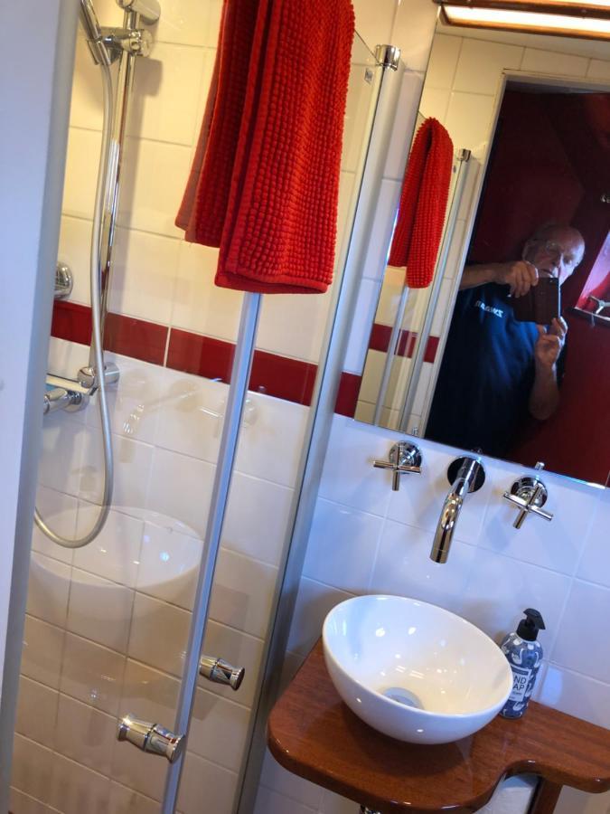 Hotelboot Zwaan アムステルダム エクステリア 写真