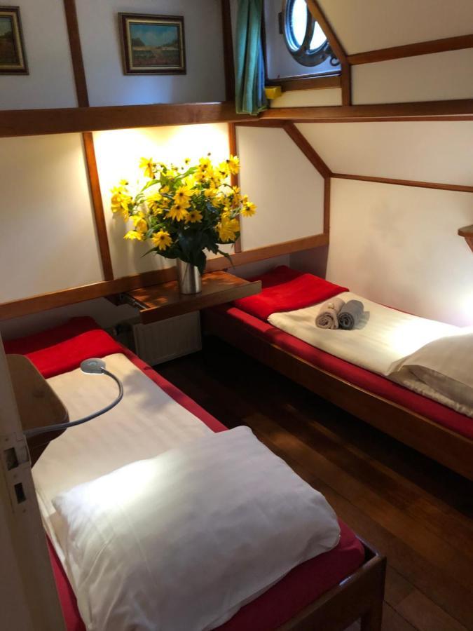 Hotelboot Zwaan アムステルダム エクステリア 写真