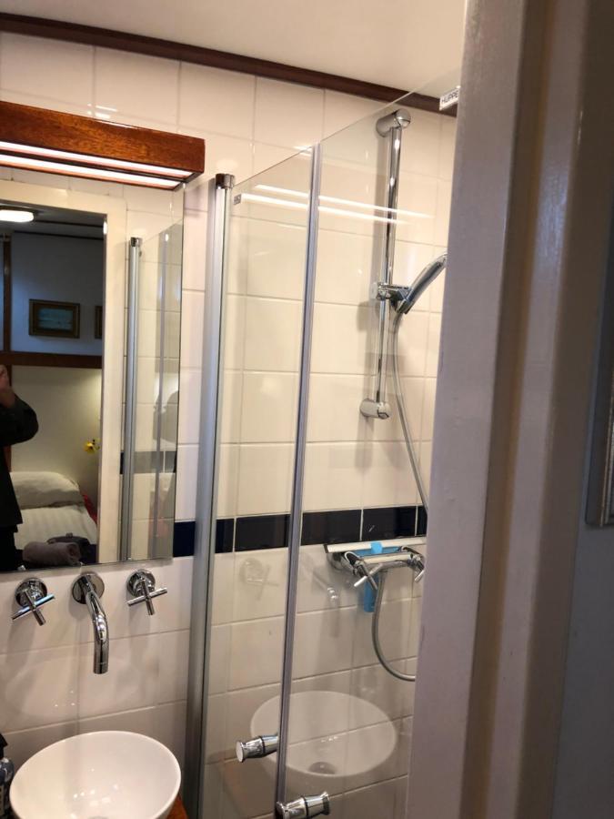 Hotelboot Zwaan アムステルダム エクステリア 写真
