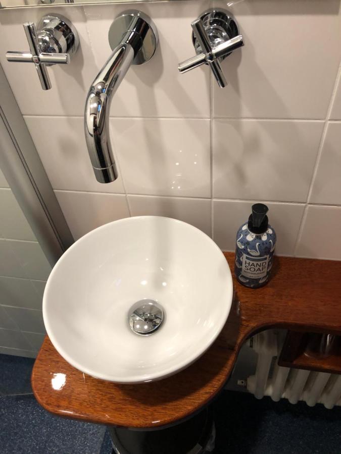 Hotelboot Zwaan アムステルダム エクステリア 写真