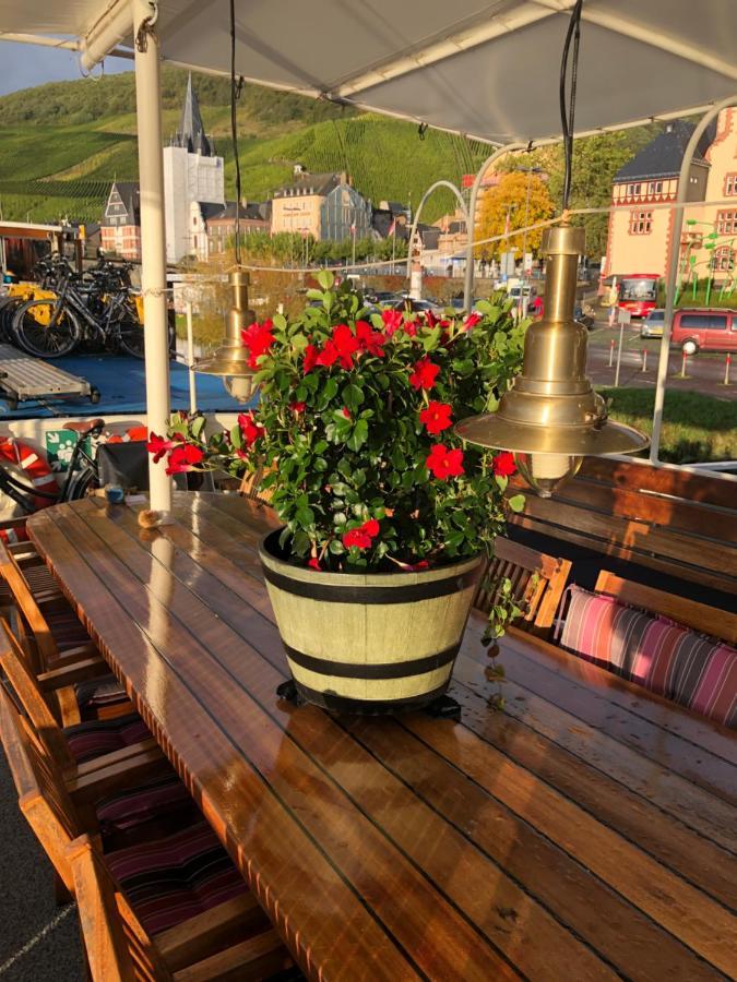 Hotelboot Zwaan アムステルダム エクステリア 写真