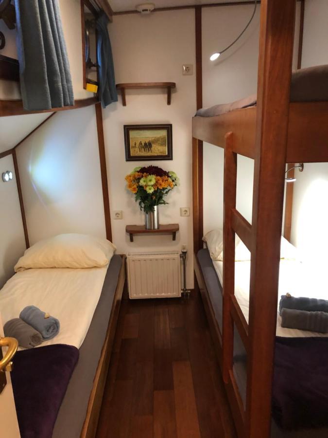 Hotelboot Zwaan アムステルダム エクステリア 写真