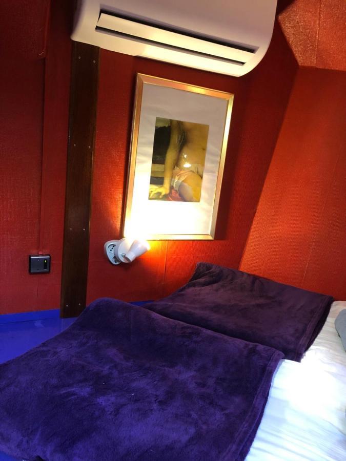 Hotelboot Zwaan アムステルダム エクステリア 写真