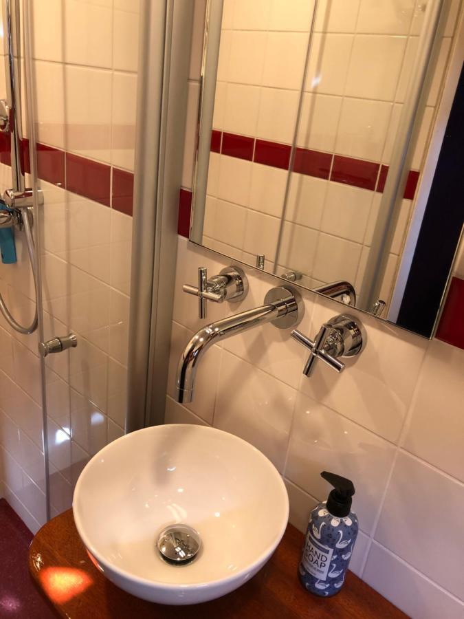 Hotelboot Zwaan アムステルダム エクステリア 写真
