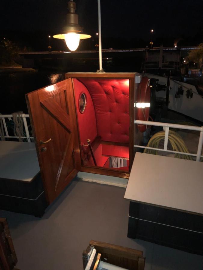 Hotelboot Zwaan アムステルダム エクステリア 写真